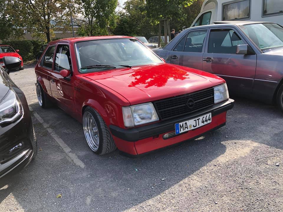 Opel Kadett rot